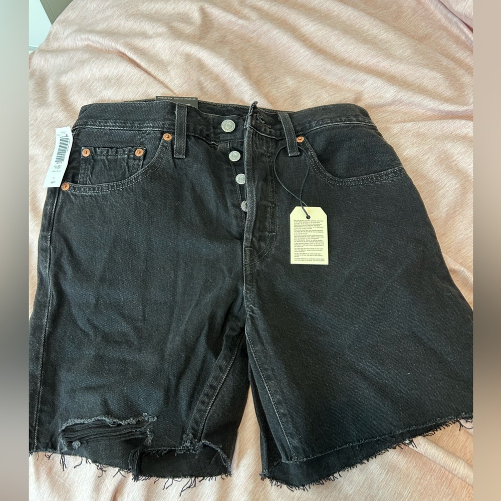 Levi’s 501 mid thigh denim shorts
